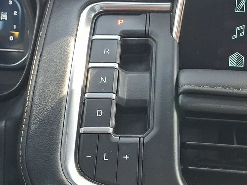 Used 2024 Chevrolet Suburban High Country w/ Advanced Technology Package AWD/4WD image 17