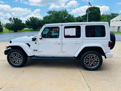 Used 2022 Jeep Wrangler Unlimited Sahara image 8