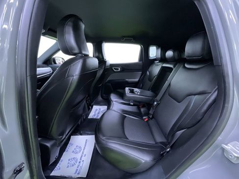 Used 2024 Jeep Compass Latitude image 27