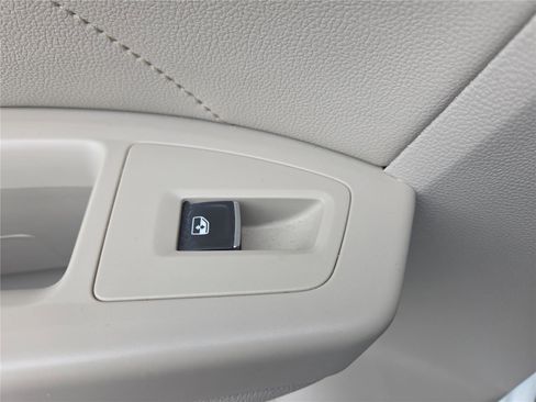 Certified 2023 Volkswagen Atlas SE w/ Black Wheel Package image 25