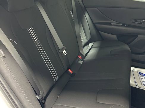 New 2025 Hyundai Elantra SEL image 22