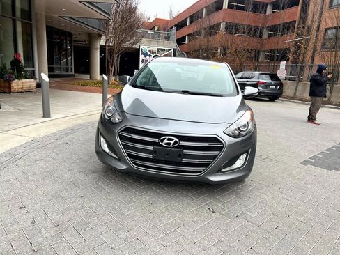 Used 2016 Hyundai Elantra GT w/ Option Group 03 image 2