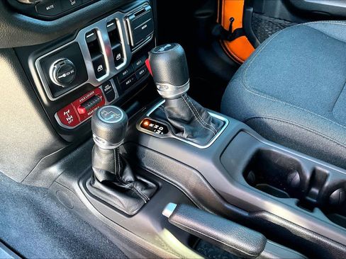 Certified 2025 Jeep Wrangler Sport image 15