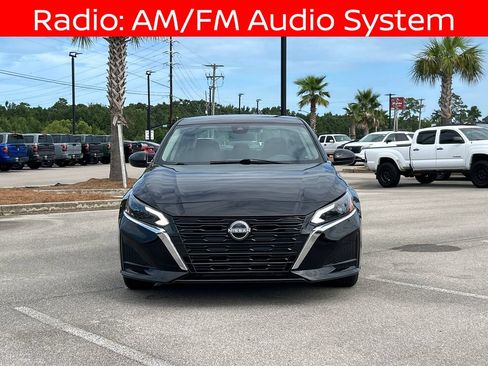 Used 2024 Nissan Altima 2.5 SV FWD image 9