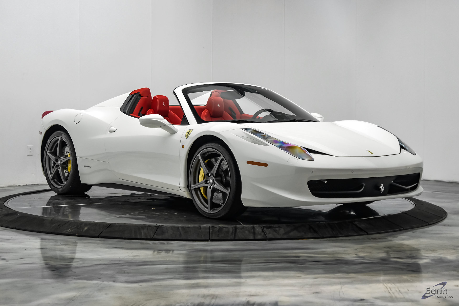 Used 2015 Ferrari 458 Spider RWD image 31