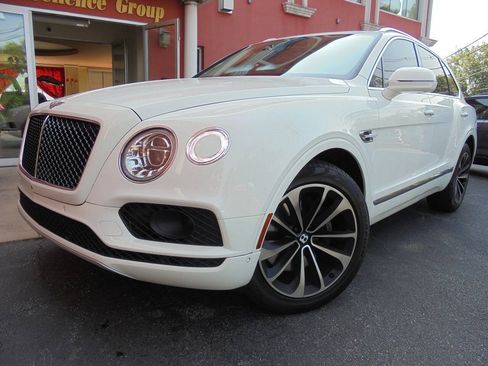 Used 2019 Bentley Bentayga AWD/4WD image 2