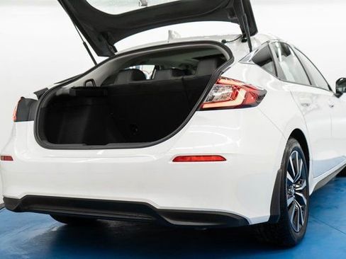 Certified 2024 Honda Civic EX-L image 9