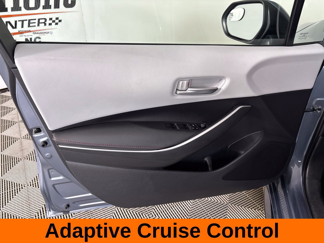 Used 2024 Toyota Corolla SE FWD image 11