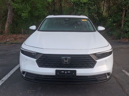 Used 2024 Honda Accord Touring image 2