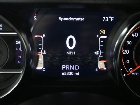 Used 2022 Jeep Wrangler Unlimited Sahara w/ Cold Weather Group AWD/4WD image 25