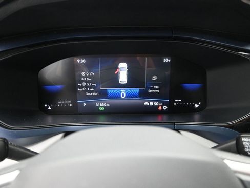 Used 2024 Volkswagen Taos SE image 17