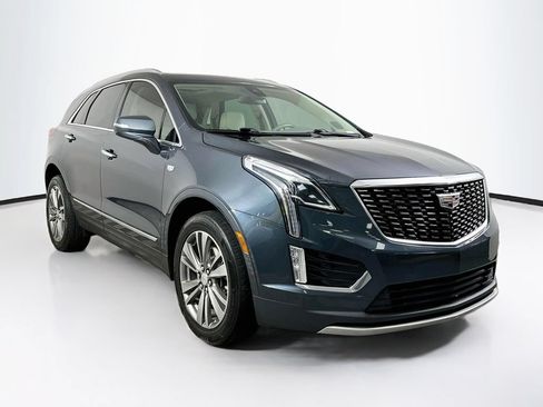 Used 2021 Cadillac XT5 Premium Luxury FWD image 2