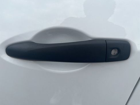 Used 2020 Nissan Kicks S FWD image 16