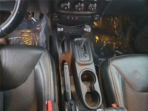 Used 2016 Jeep Wrangler Unlimited Sport image 21