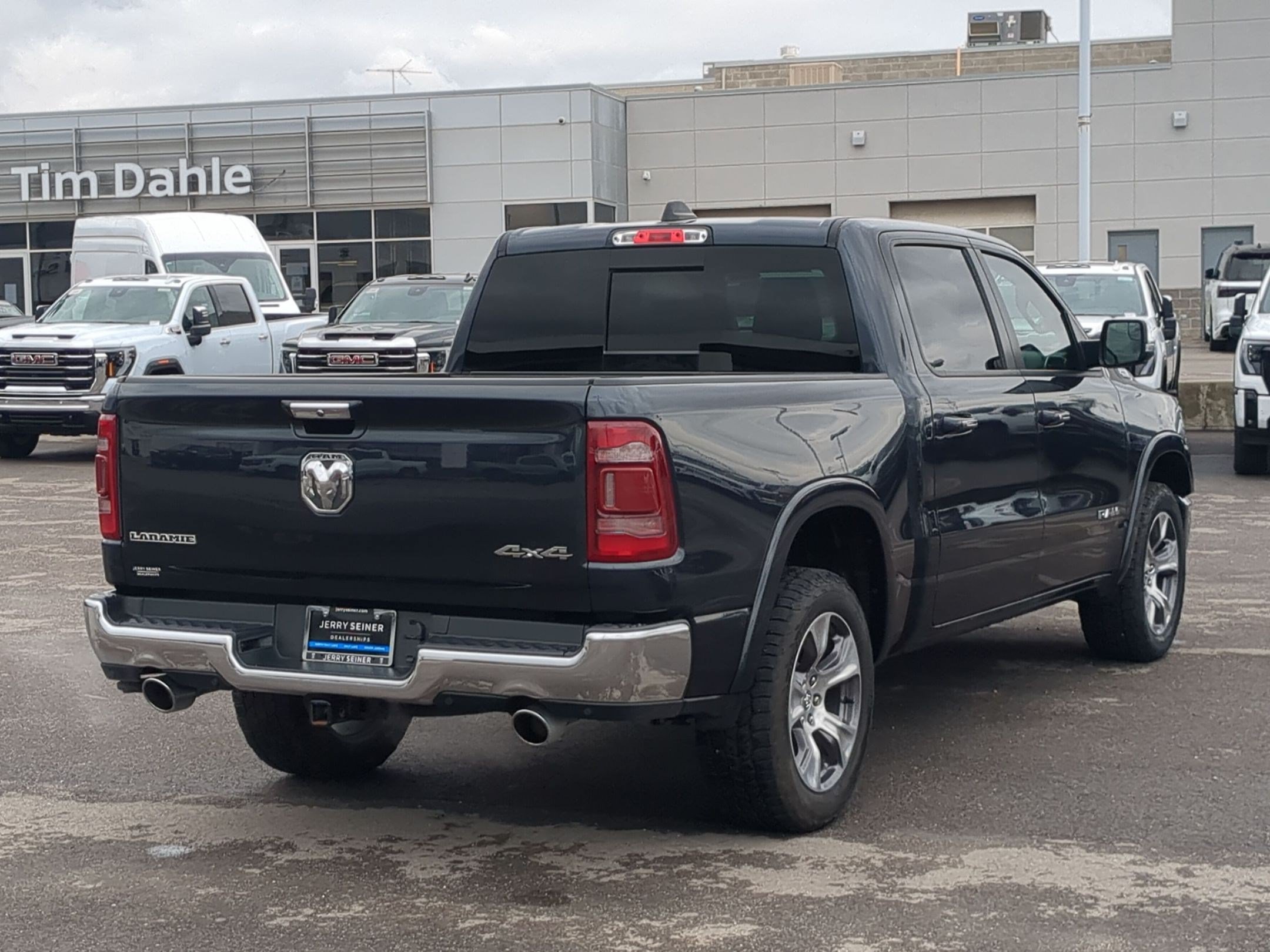 Used 2020 RAM 1500 Laramie AWD/4WD image 5