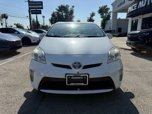 Used 2015 Toyota Prius Two FWD image 2