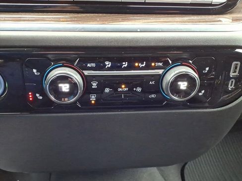 Certified 2024 Chevrolet Silverado 1500 LT AWD/4WD image 22