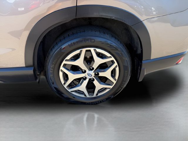 Used 2023 Subaru Forester Premium AWD/4WD image 25