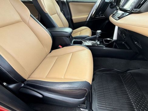 Used 2016 Toyota RAV4 Limited image 10