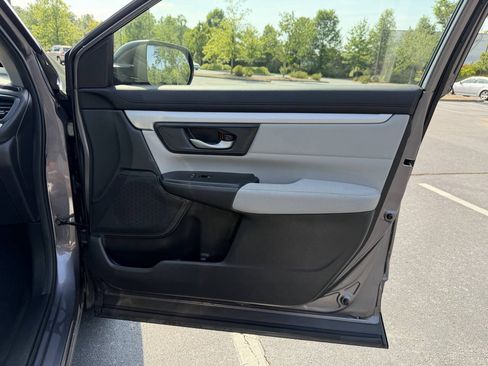 Used 2017 Honda CR-V LX image 17