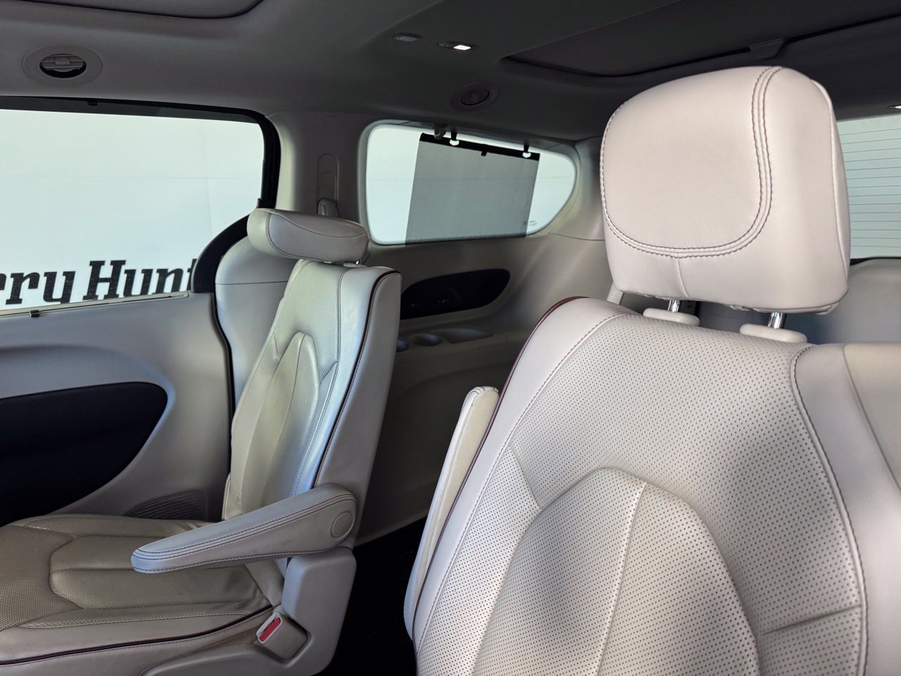 Used 2020 Chrysler Pacifica Limited FWD image 11