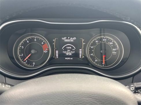 Used 2021 Jeep Cherokee Latitude Plus image 36