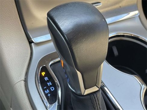 Used 2019 Jeep Grand Cherokee Laredo image 6