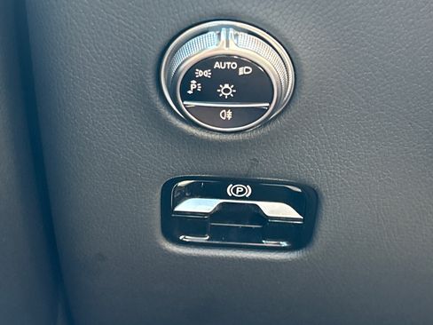 Certified 2024 Mercedes-Benz GLC 300 4MATIC w/ AMG Line image 24