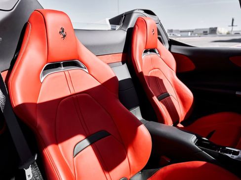 Used 2024 Ferrari SF90 Spider image 46