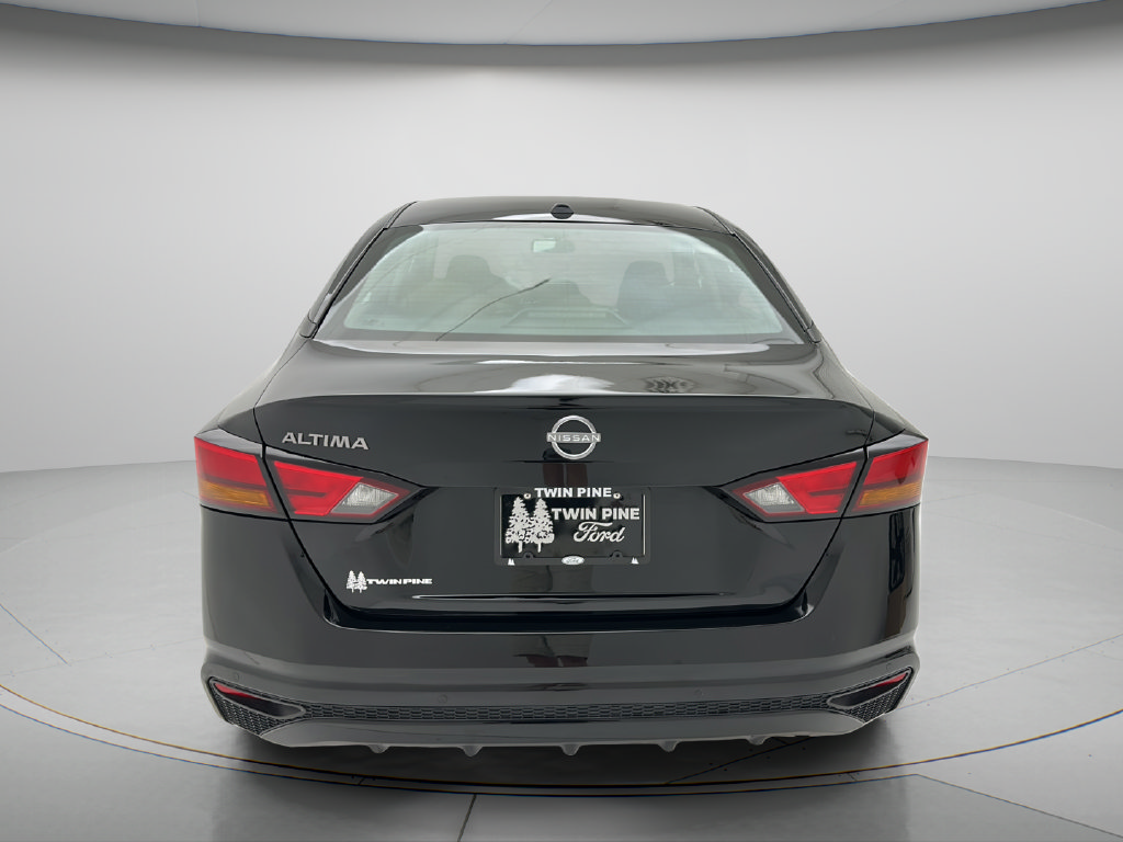 Used 2025 Nissan Altima 2.5 SV FWD image 7