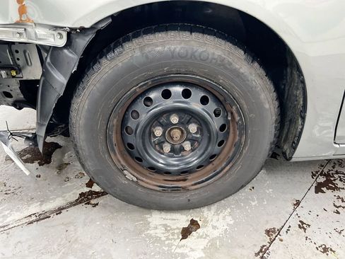 Used 2005 Toyota Camry LE FWD image 24