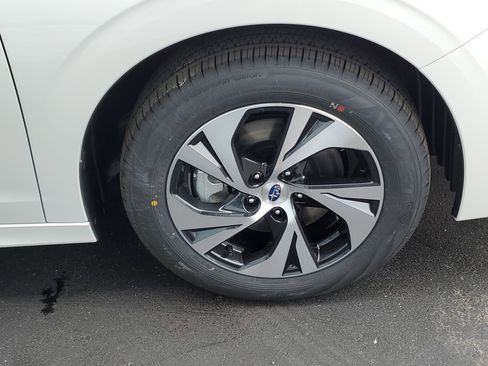 Used 2025 Subaru Legacy Premium image 5