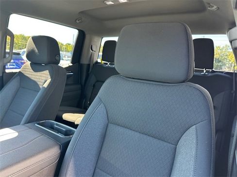 Used 2025 GMC Sierra 1500 Elevation image 17