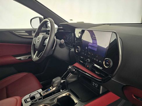 Certified 2024 Lexus NX 250 FWD image 11