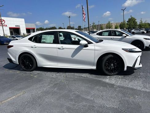 New 2026 Toyota Camry SE w/ Convenience Package FWD image 2