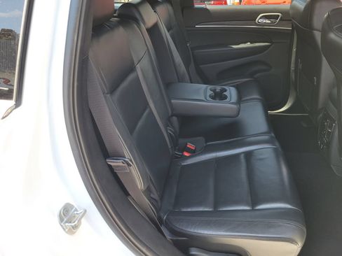 Used 2019 Jeep Grand Cherokee Limited RWD image 19