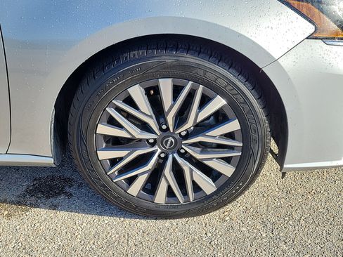 Used 2024 Nissan Altima 2.5 SV image 7