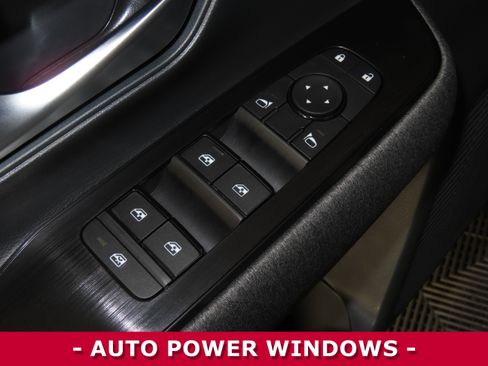 Certified 2025 Nissan Kicks SV w/ Charging Package image 7