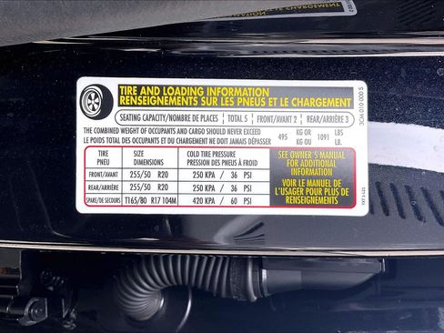 Certified 2022 Volkswagen Atlas Cross Sport SEL R-Line AWD/4WD image 33