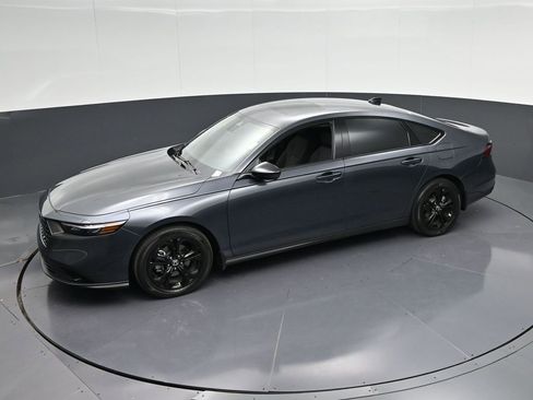 Used 2025 Honda Accord SE image 30