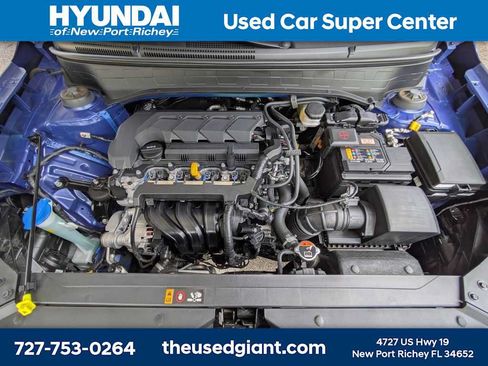 Certified 2025 Hyundai Venue SE FWD image 13