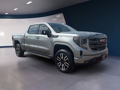 Used 2024 GMC Sierra 1500 AT4 w/ Technology Package AWD/4WD image 7