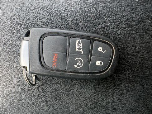 Used 2020 Jeep Cherokee Limited AWD/4WD image 31