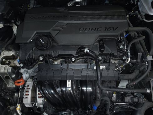 Used 2024 Hyundai Elantra SE image 30