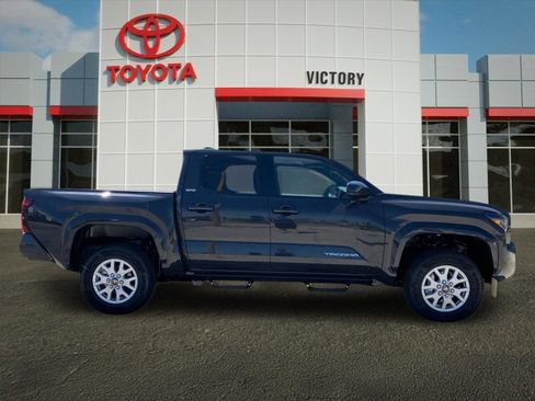 Used 2026 Toyota Tacoma SR5 AWD/4WD image 6
