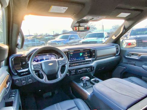 Used 2024 Chevrolet Silverado 1500 High Country w/ Technology Package image 35