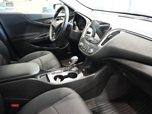Used 2024 Chevrolet Malibu RS FWD image 13