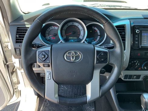 Used 2014 Toyota Tacoma 4x4 Double Cab w/ SR5 Package image 17
