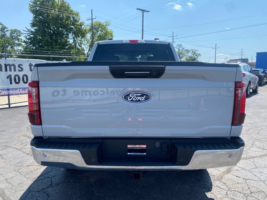 Used 2024 Ford F150 XLT AWD/4WD image 3