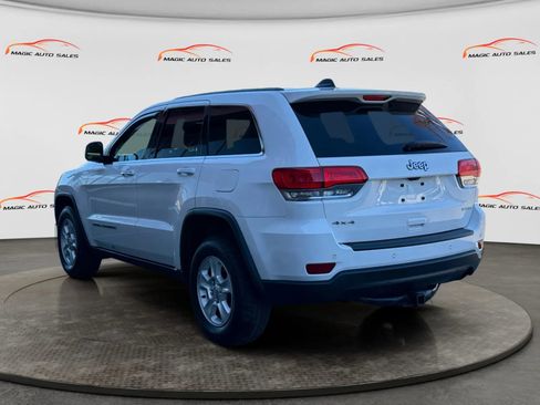 Used 2017 Jeep Grand Cherokee Laredo image 6
